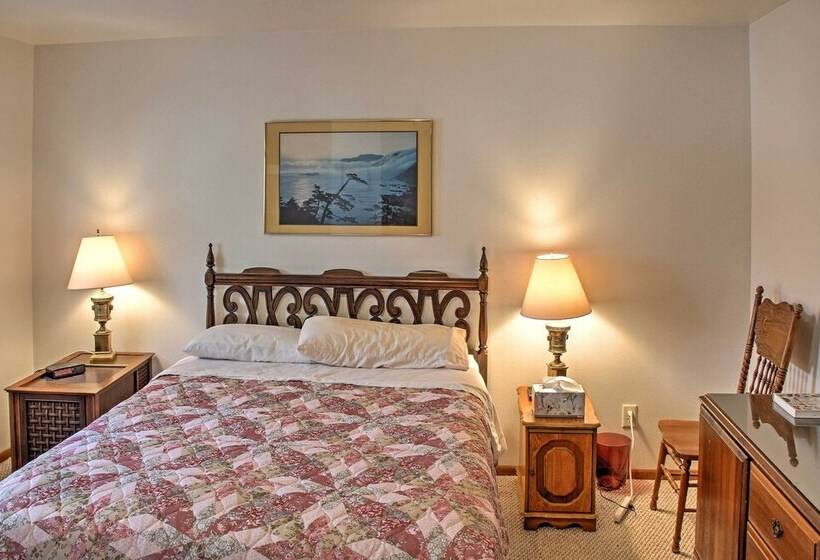 Cozy Balsam Lake Home: Deck, Private Dock + Kayaks