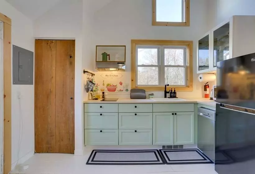 Cozy Catskills Tiny Home ~ 3 Mi To Bethel Woods!