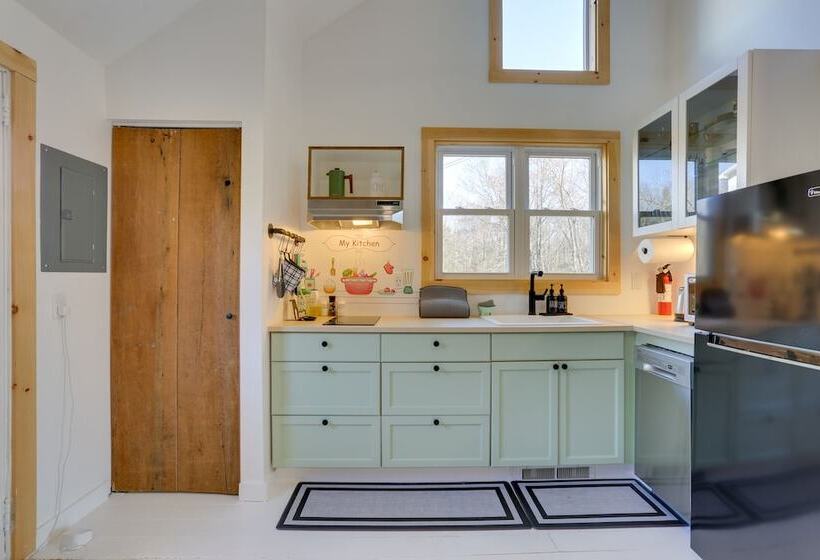 Cozy Catskills Tiny Home ~ 3 Mi To Bethel Woods!