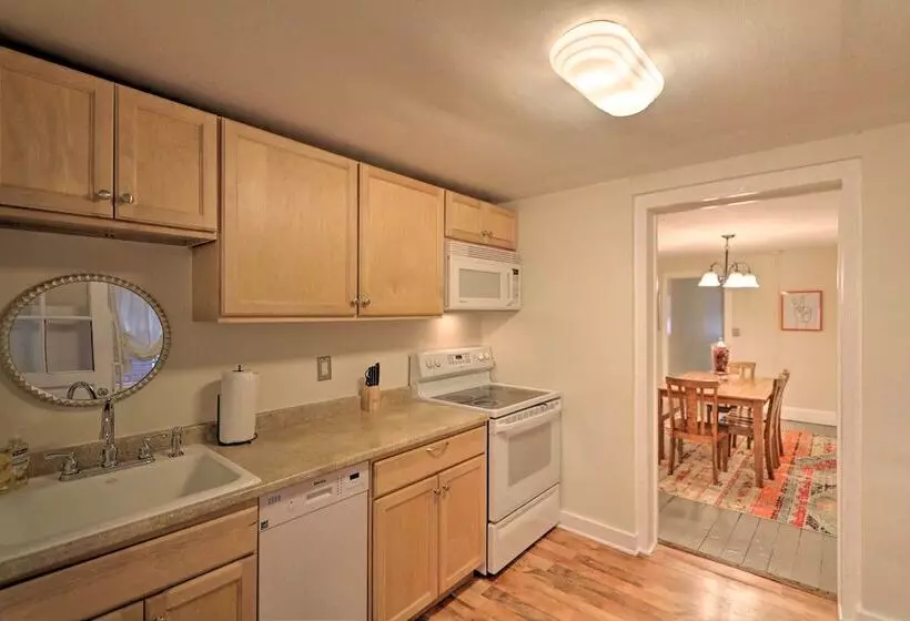 Cozy Lambertville Abode In The Heart Of Downtown!