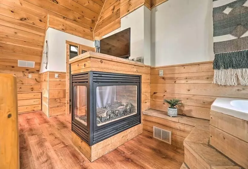 Cozy Retreat W/ Porch & Double Jj Resort Access!