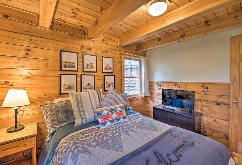 Cozy Retreat W/ Porch & Double Jj Resort Access!