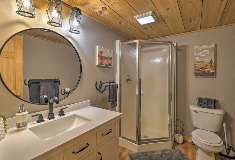 Cozy Retreat W/ Porch & Double Jj Resort Access!