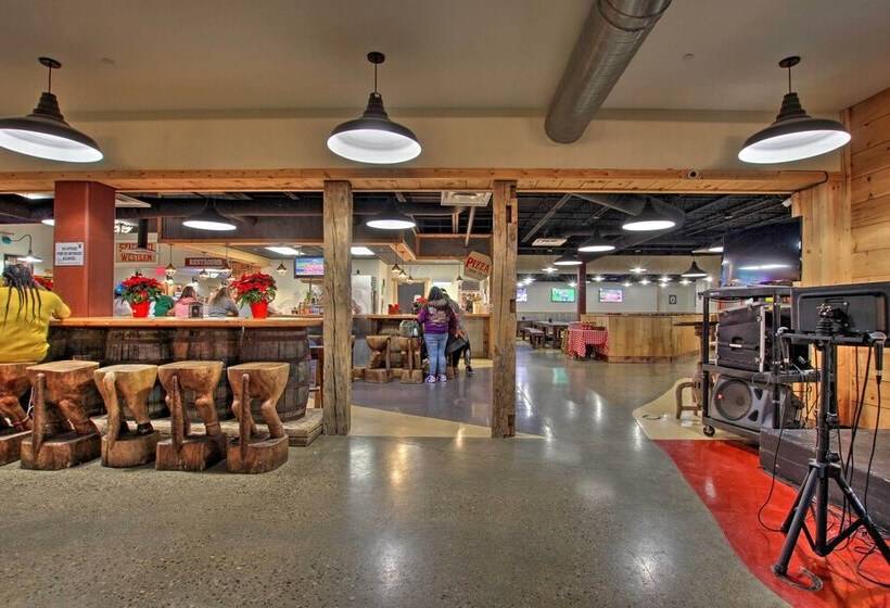 Cozy Retreat W/ Porch & Double Jj Resort Access!