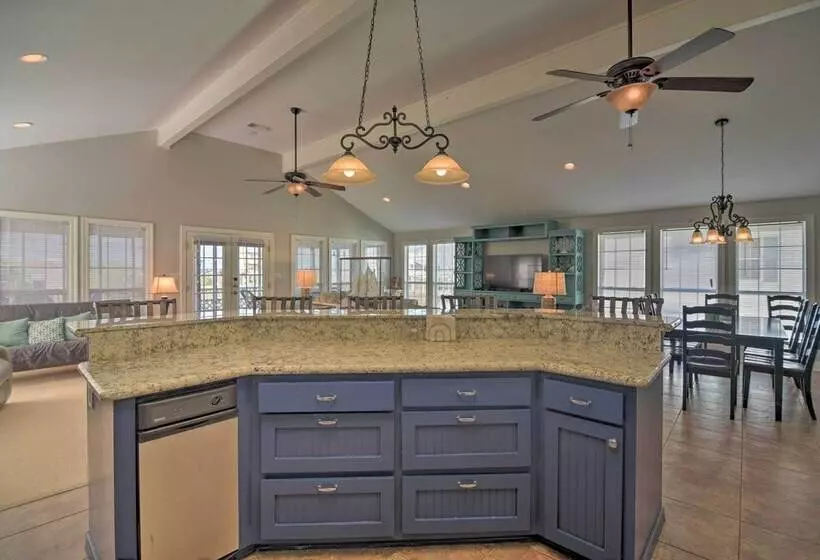 Fish At Canalfront Bay St Louis Home   Dock & Deck