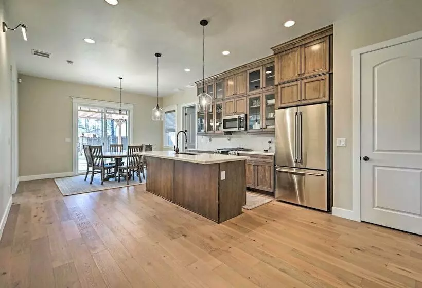 Flagstaff Oasis W/ Hot Tub   3 Mi To Downtown!