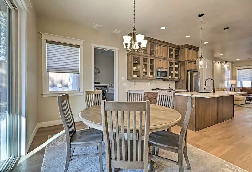 Flagstaff Oasis W/ Hot Tub   3 Mi To Downtown!