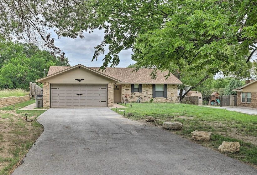 Fort Worth Home < 1 Mi To Eagle Mountain Lake