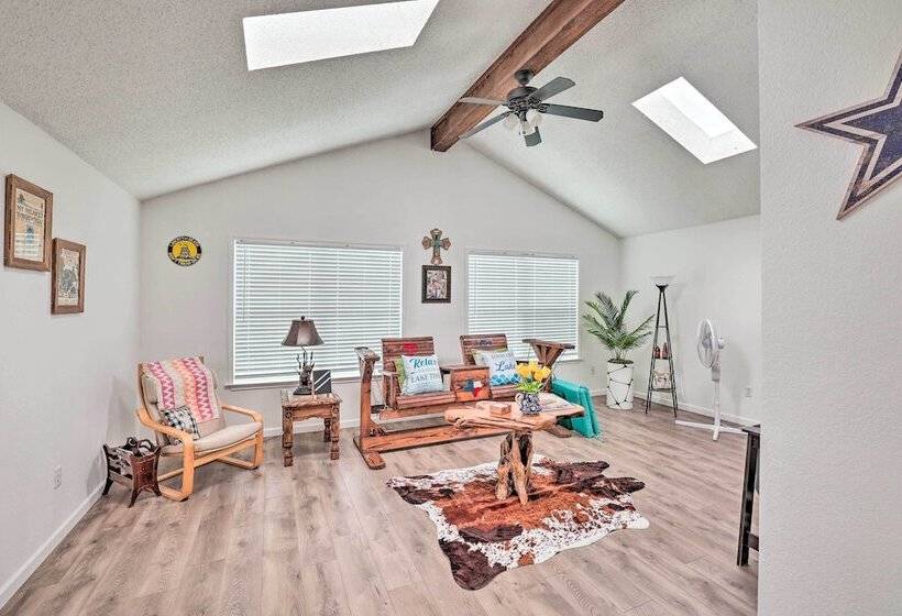 Fort Worth Home < 1 Mi To Eagle Mountain Lake