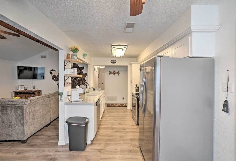 Fort Worth Home < 1 Mi To Eagle Mountain Lake