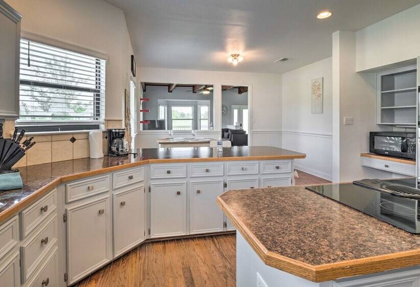 Gingerland Ranch In Del Valle: Game Room & Porch