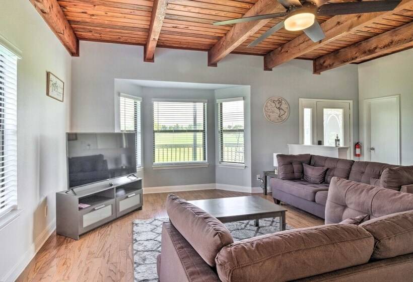 Gingerland Ranch In Del Valle: Game Room & Porch