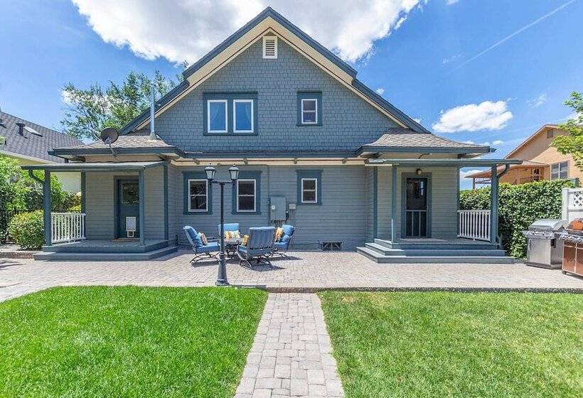 Walk To Dtwn: Historic Prescott Home W/ Yard!