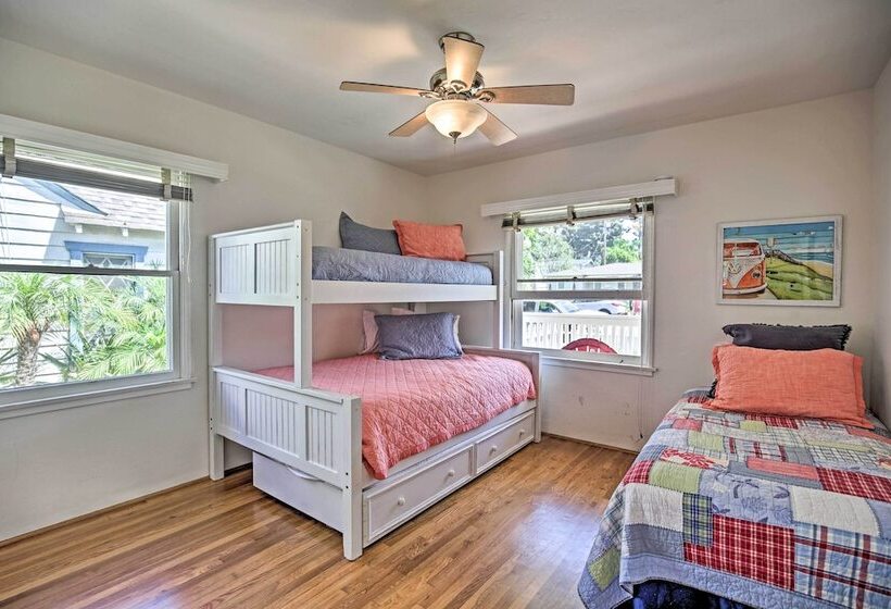 Oceanside Home W/ Yard   Walk To Beach & Pier