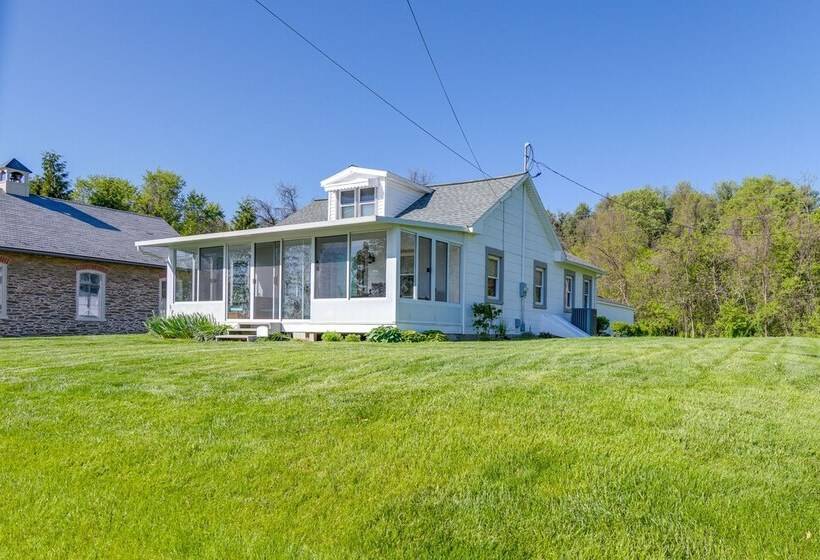 Idyllic Retreat W/ Lake Views Near Marina!