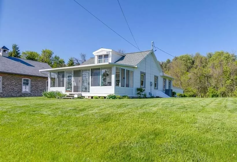 Idyllic Retreat W/ Lake Views   Near Marina!