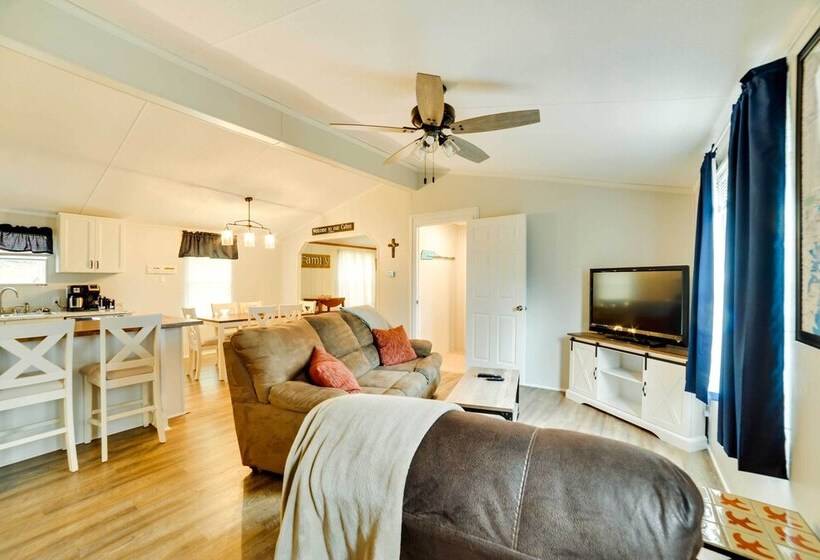 Kentucky Lakeside Home W/ Deck 20 Mi To Lbl!