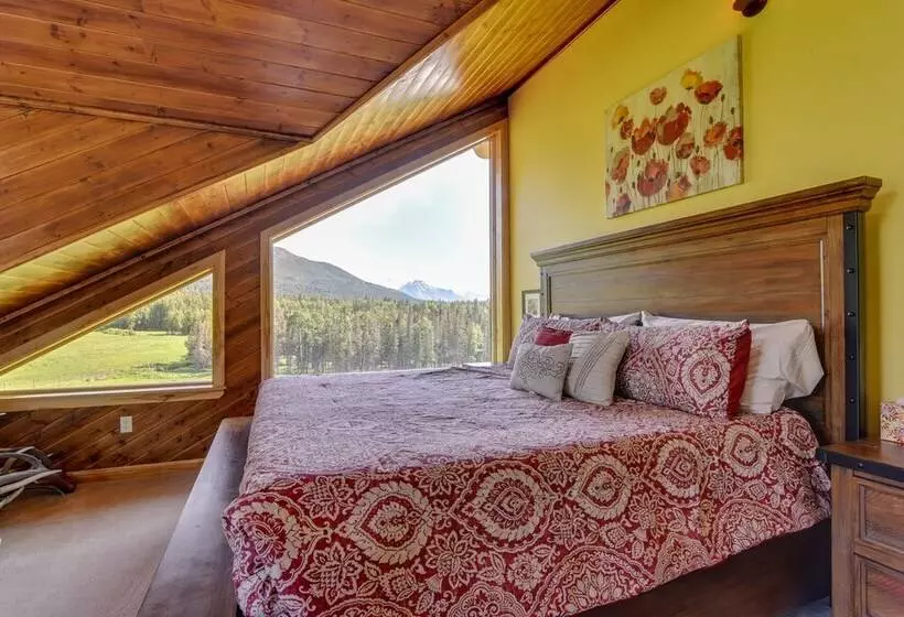 Legacy Mountain Lodge On 40 Acre Ranch W/ Views!