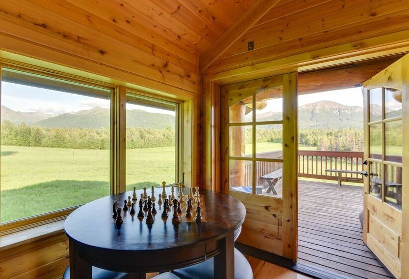 Legacy Mountain Lodge On 40 Acre Ranch W/ Views!
