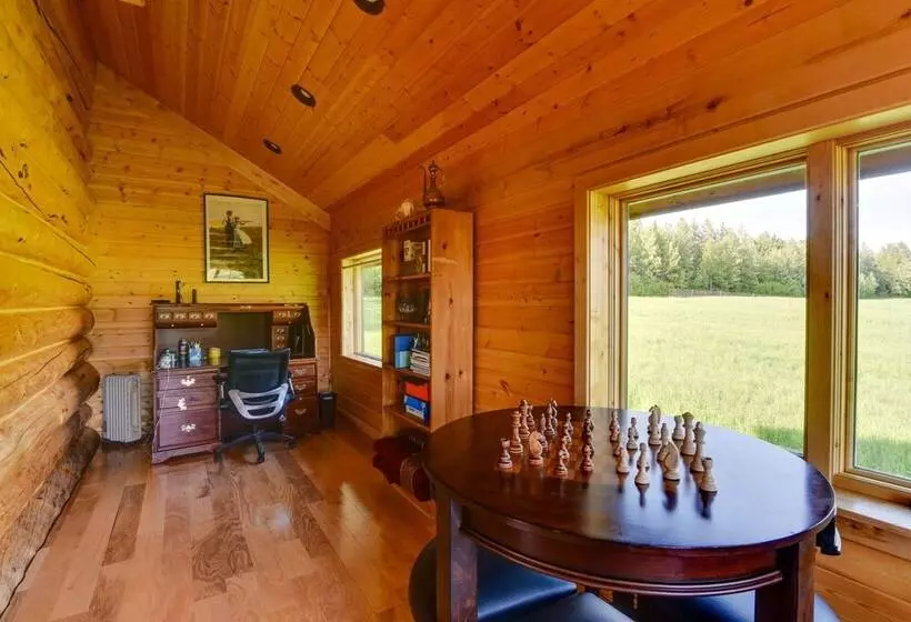 Legacy Mountain Lodge On 40 Acre Ranch W/ Views!