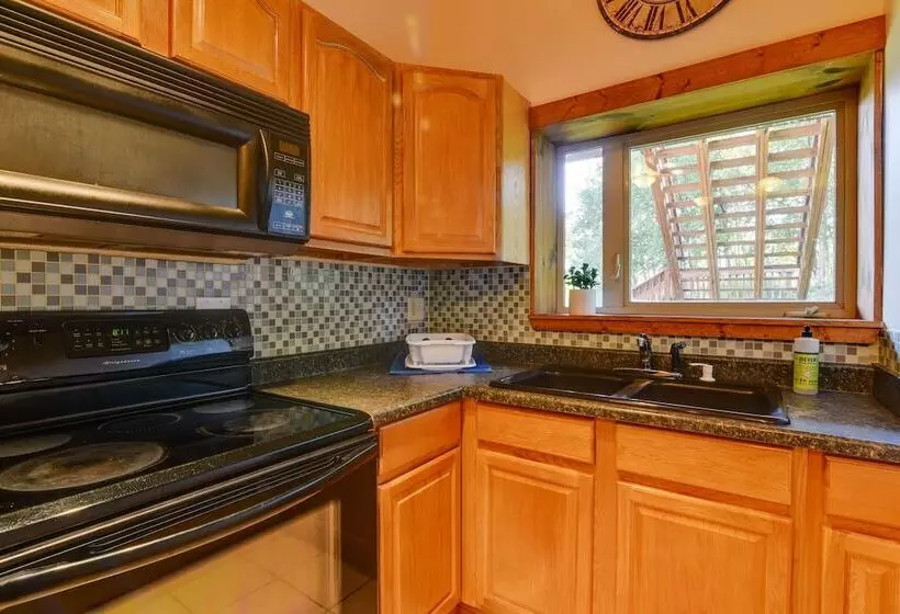 Legacy Mountain Lodge On 40 Acre Ranch W/ Views!