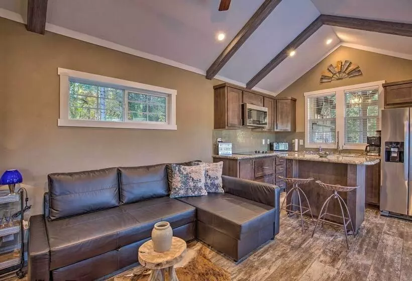 Little Lucky Star  W/ Pond, Boat & Pasture View!