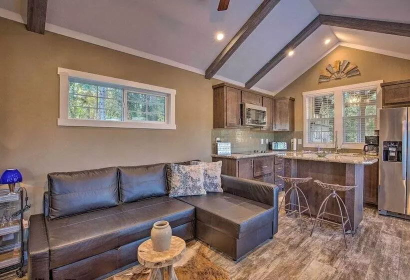 Little Lucky Star  W/ Pond, Boat & Pasture View!