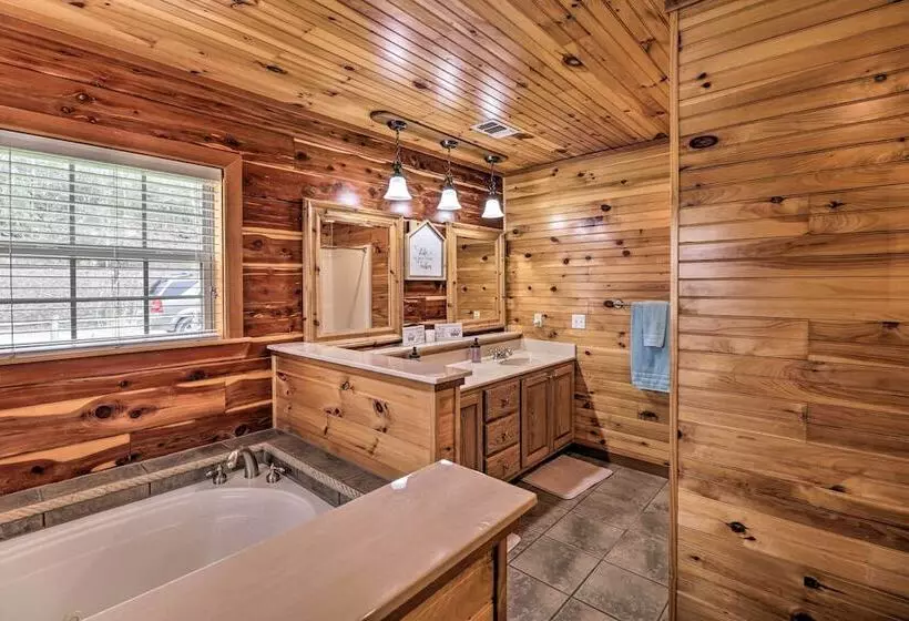 Marfly Retreat    Remote White River Getaway!