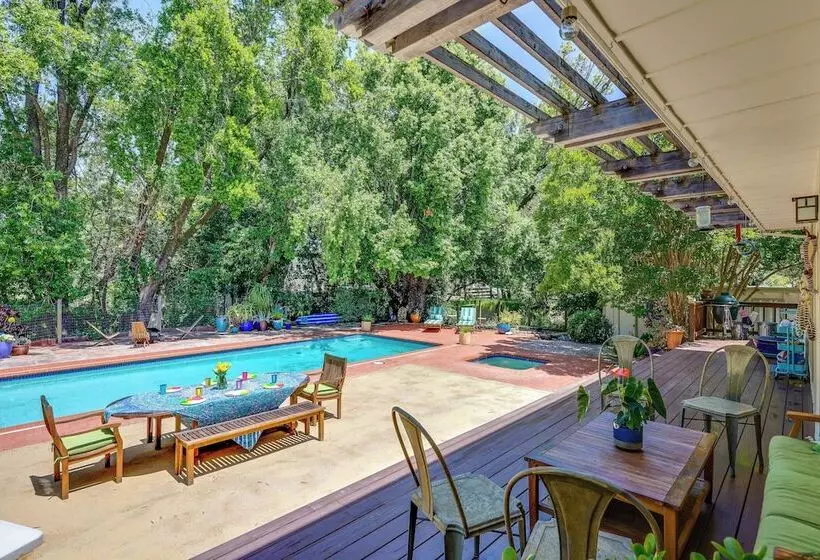 Novato Getaway: Pool, Hot Tub, Near Sf Bay!