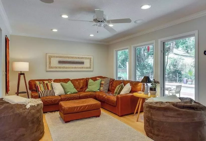 Novato Getaway: Pool, Hot Tub, Near Sf Bay!