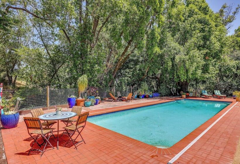 Novato Getaway: Pool, Hot Tub, Near Sf Bay!