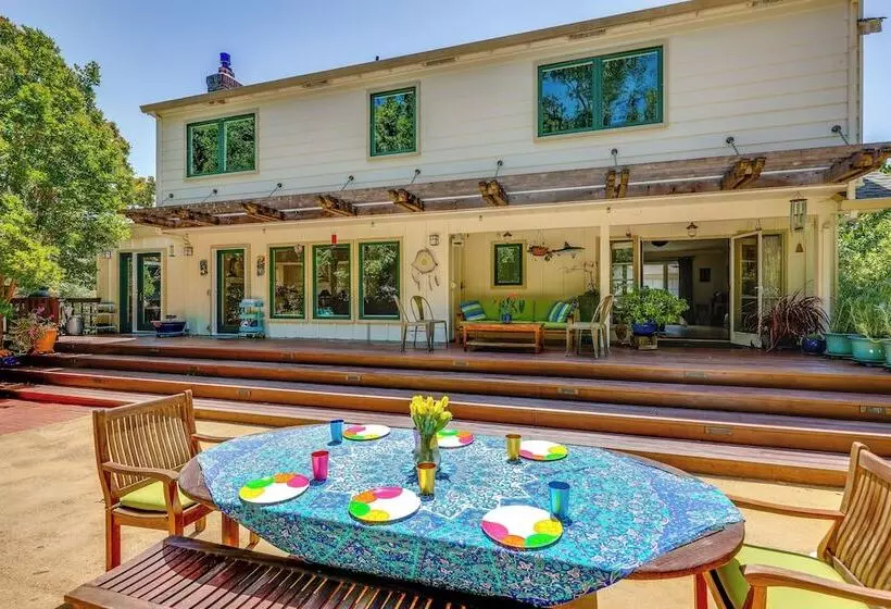 Novato Getaway: Pool, Hot Tub, Near Sf Bay!