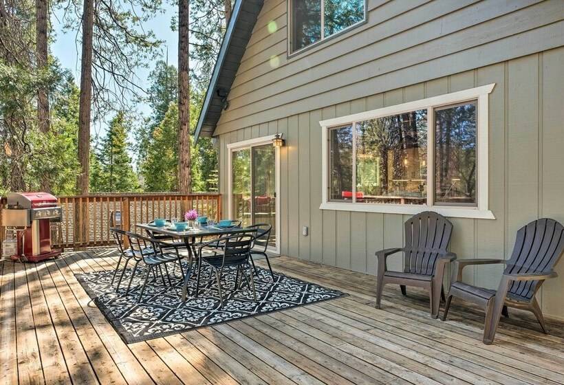 Game Room & Deck: Oso Cozy Cabin In Arnold!