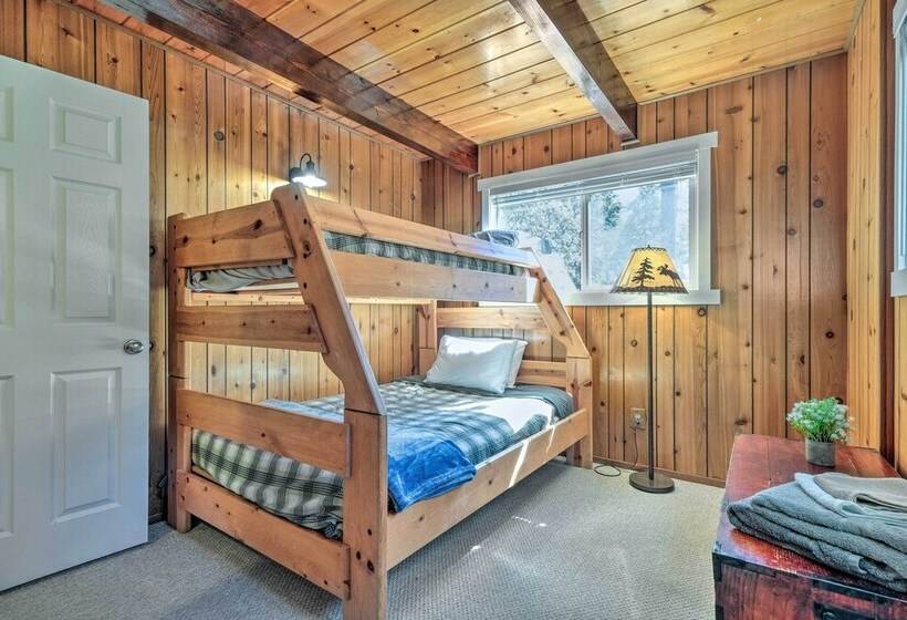 Game Room & Deck: Oso Cozy Cabin In Arnold!