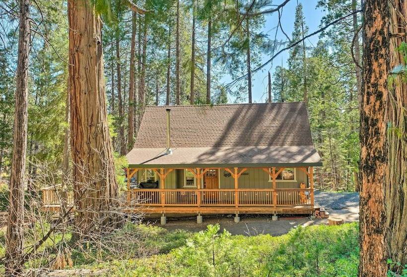 Game Room & Deck: Oso Cozy Cabin In Arnold!