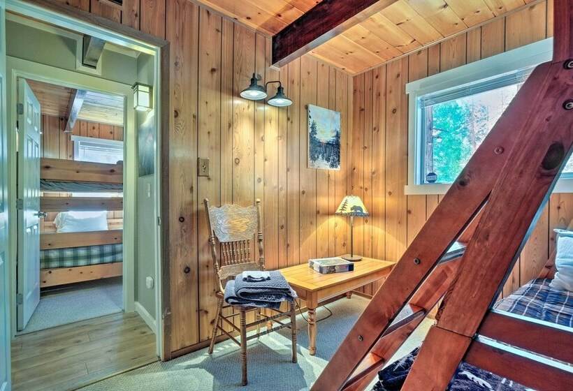 Game Room & Deck: Oso Cozy Cabin In Arnold!