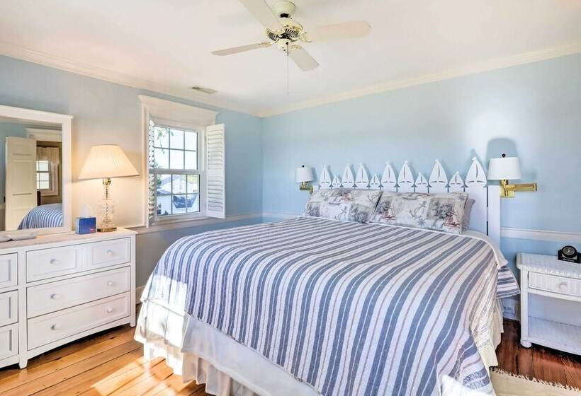 Pet Friendly Quantico Home W/ River Views!