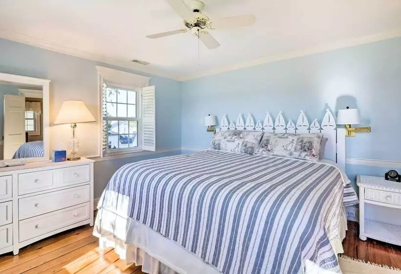 Pet Friendly Quantico Home W/ River Views!