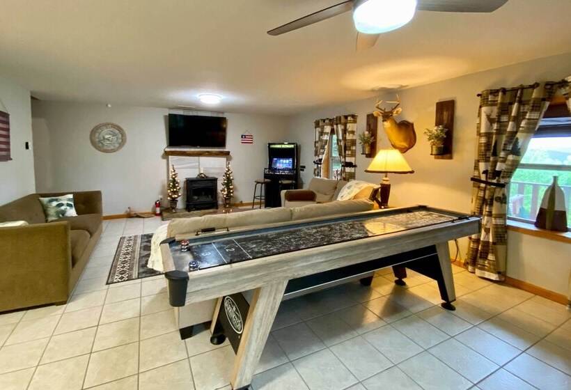 Picturesque Murphy Cabin W/ Fire Pit & Views!