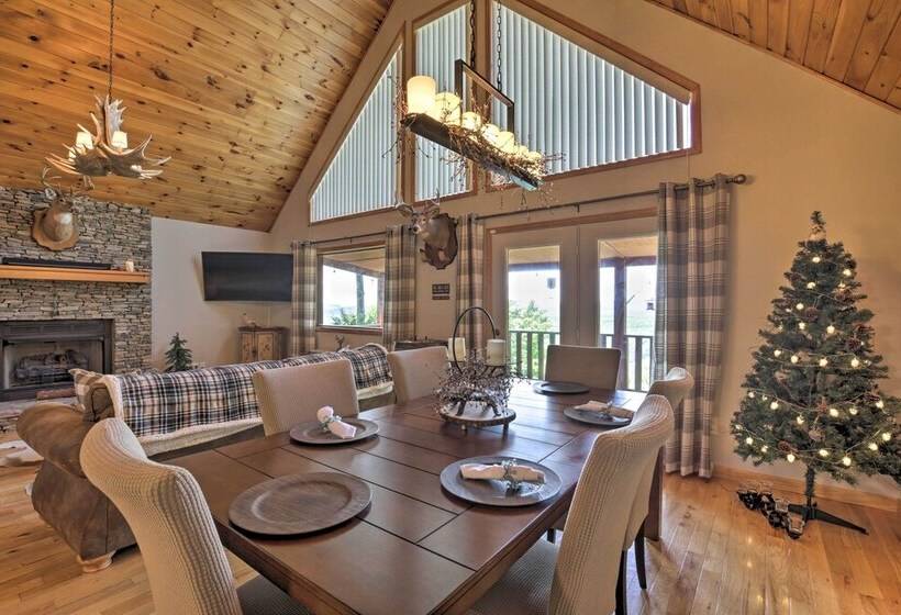 Picturesque Murphy Cabin W/ Fire Pit & Views!
