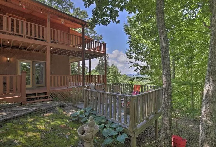 Picturesque Murphy Cabin W/ Fire Pit & Views!