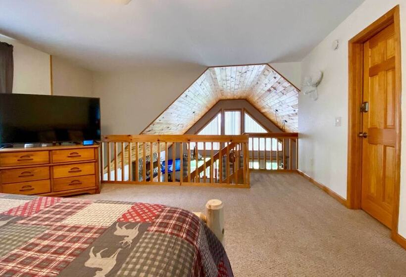 Picturesque Murphy Cabin W/ Fire Pit & Views!