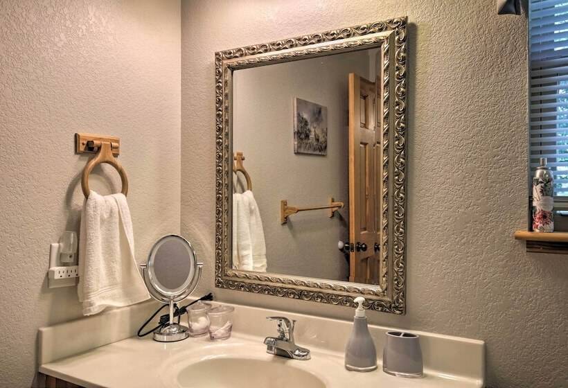 Picturesque Murphy Cabin W/ Fire Pit & Views!