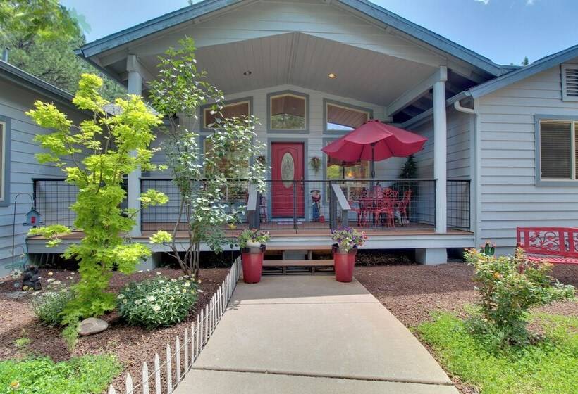 Pinetop Golf Course Home: Furnished Deck & Views!