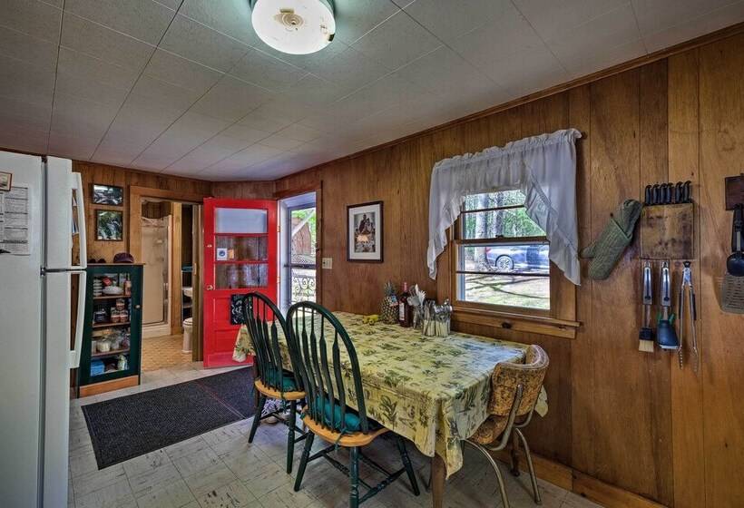 Quaint Cottage With Dock On Annabessacook Lake!