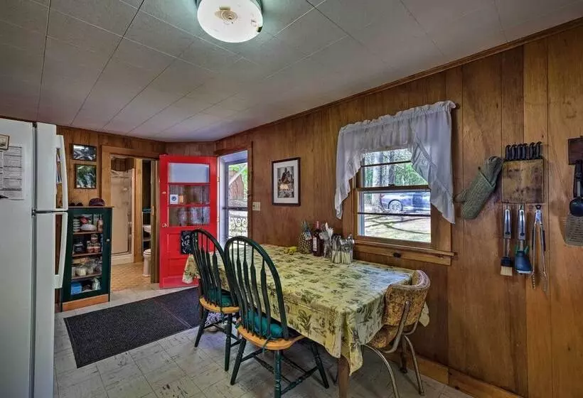 Quaint Cottage With Dock On Annabessacook Lake!
