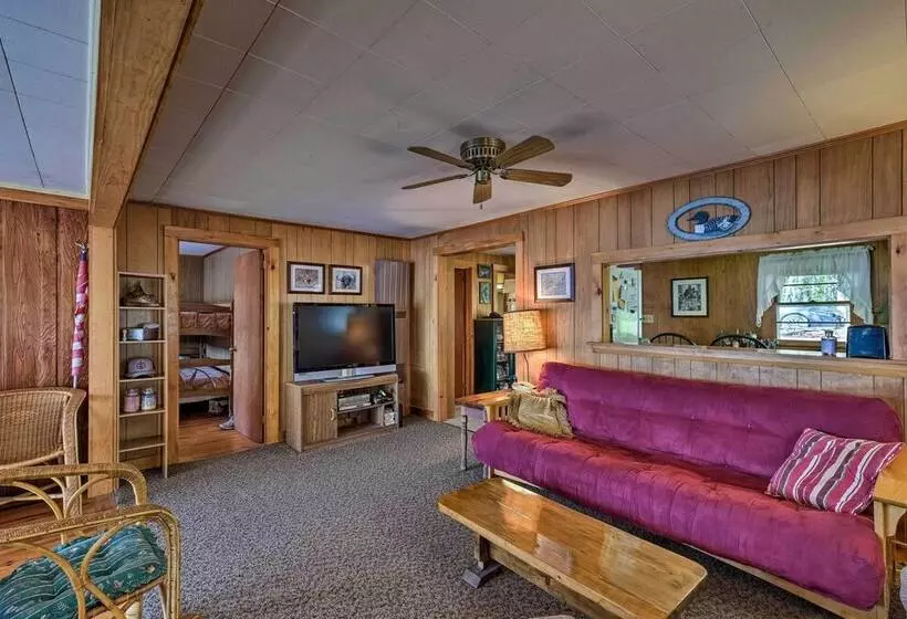 Quaint Cottage With Dock On Annabessacook Lake!