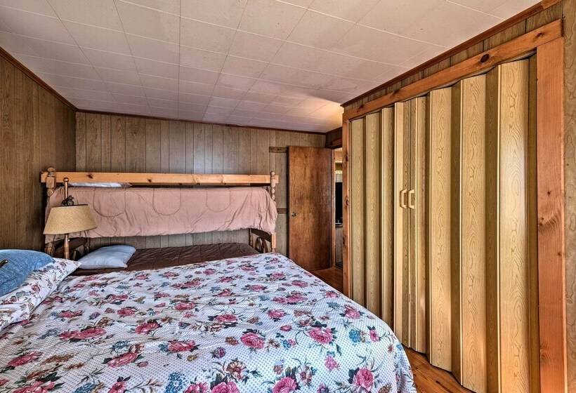 Quaint Cottage With Dock On Annabessacook Lake!