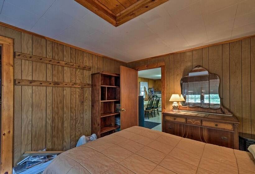 Quaint Cottage With Dock On Annabessacook Lake!