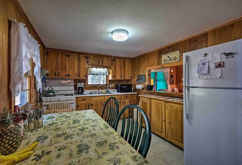 Quaint Cottage With Dock On Annabessacook Lake!